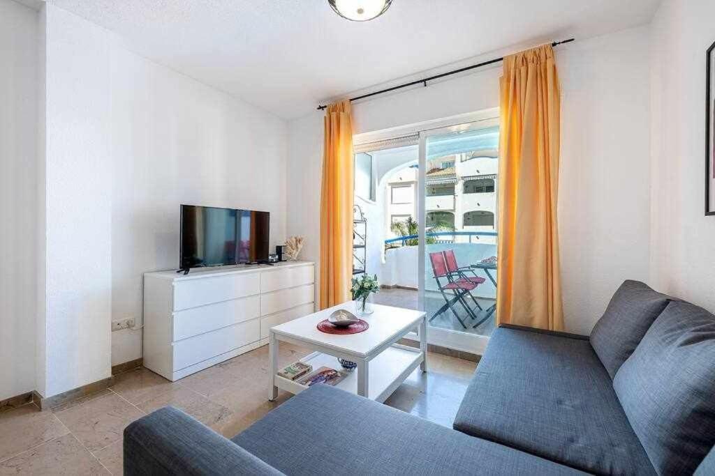 797 Holiday Rentals- Hermoso Apartamento Para 4 En Benalmádena Kültér fotó