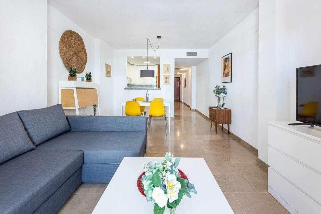797 Holiday Rentals- Hermoso Apartamento Para 4 En Benalmádena Kültér fotó