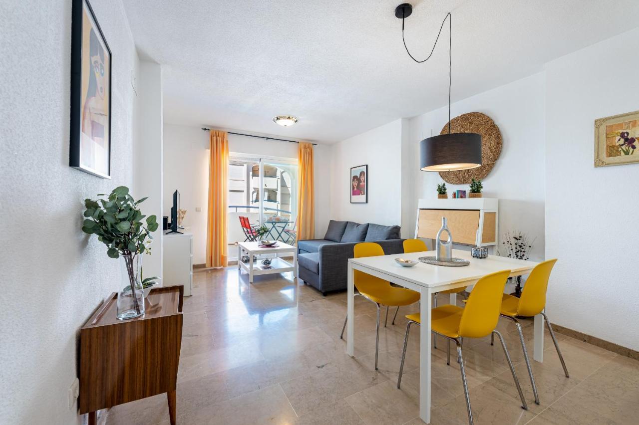 797 Holiday Rentals- Hermoso Apartamento Para 4 En Benalmádena Kültér fotó