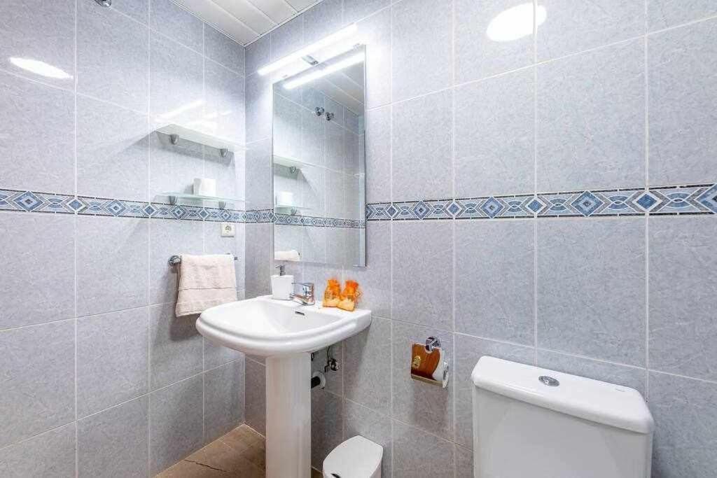 797 Holiday Rentals- Hermoso Apartamento Para 4 En Benalmádena Kültér fotó