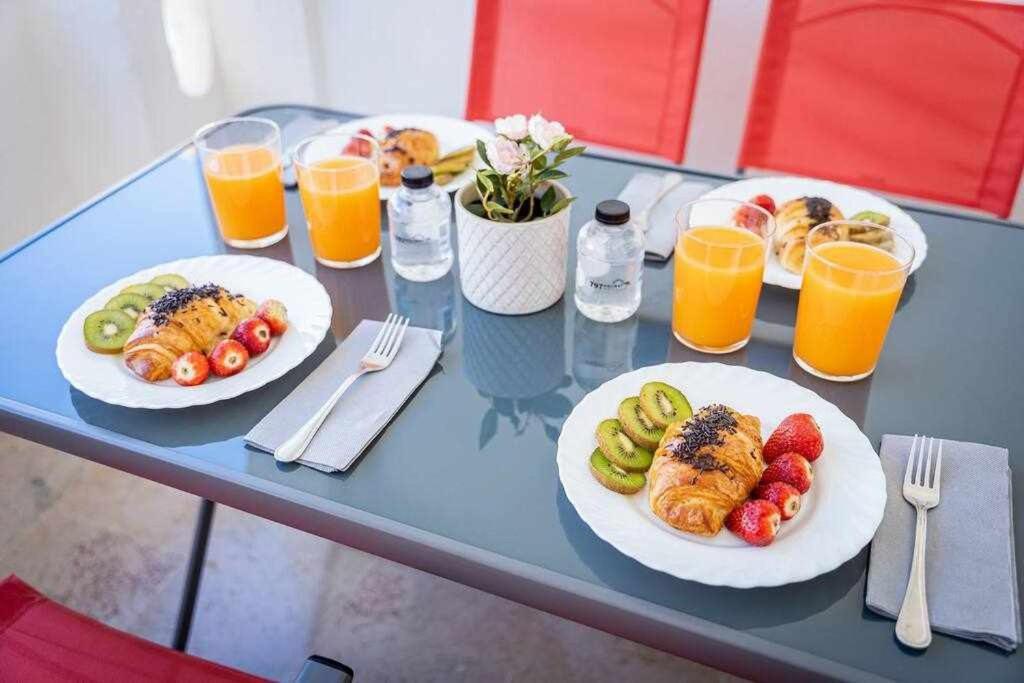 797 Holiday Rentals- Hermoso Apartamento Para 4 En Benalmádena Kültér fotó