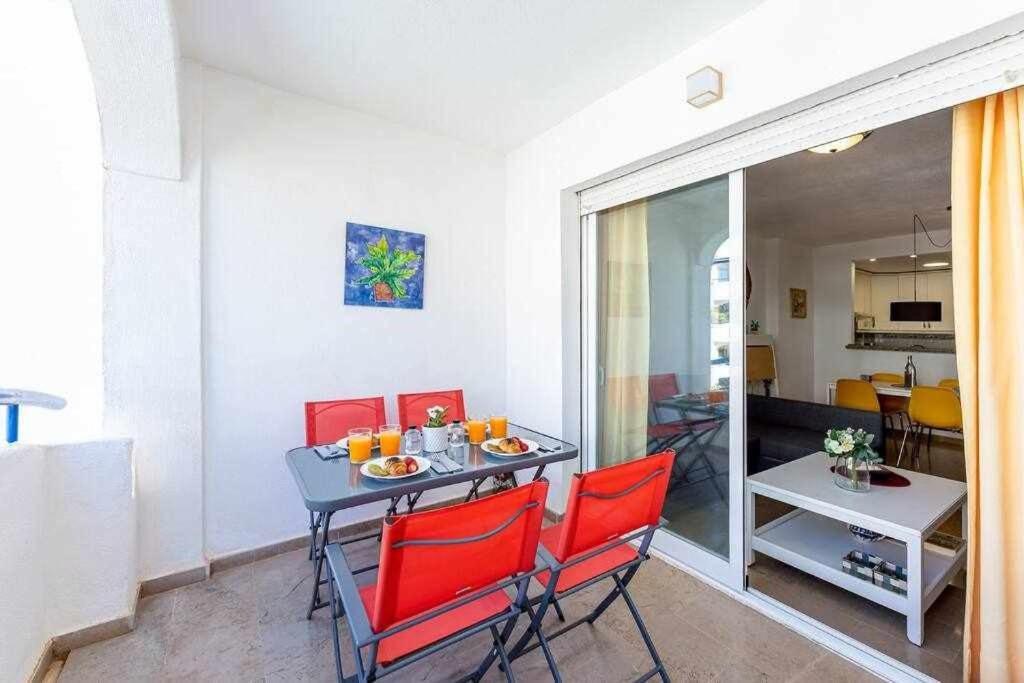 797 Holiday Rentals- Hermoso Apartamento Para 4 En Benalmádena Kültér fotó